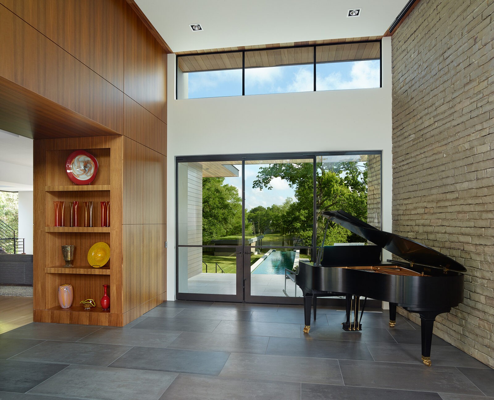 storefront-interior-awning-window